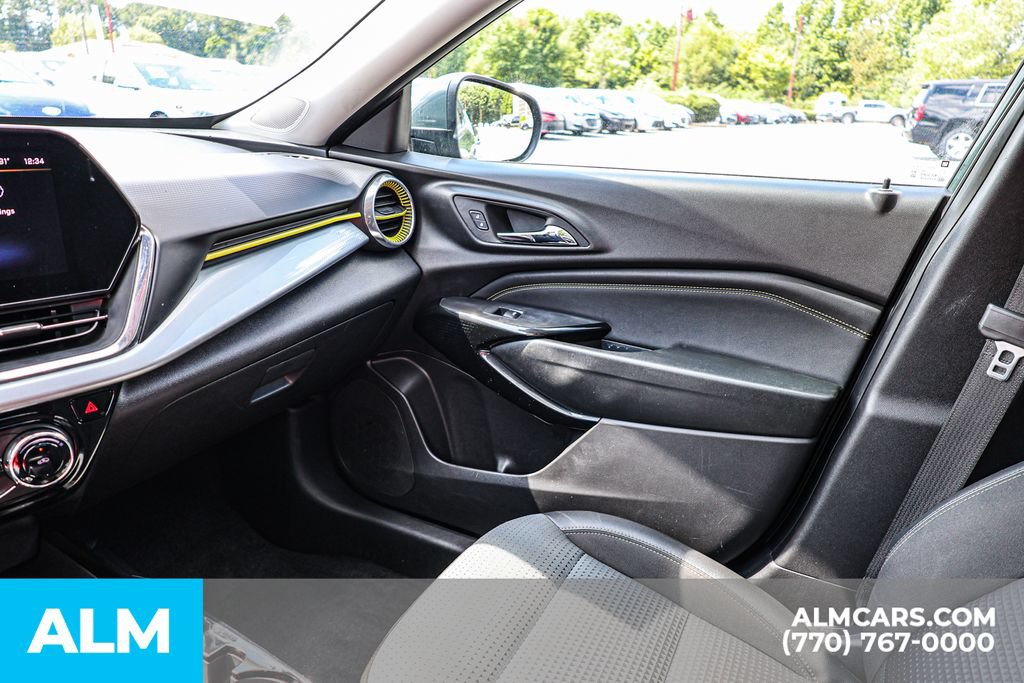 Used 2025 Chevrolet Trax LT FWD image 42