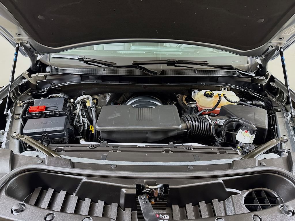 Certified 2025 Chevrolet Suburban Premier image 30