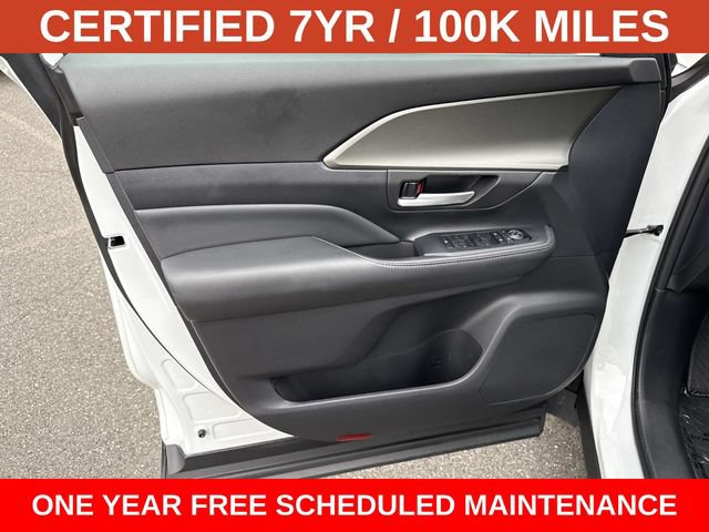 Used 2024 Toyota Grand Highlander AWD image 13