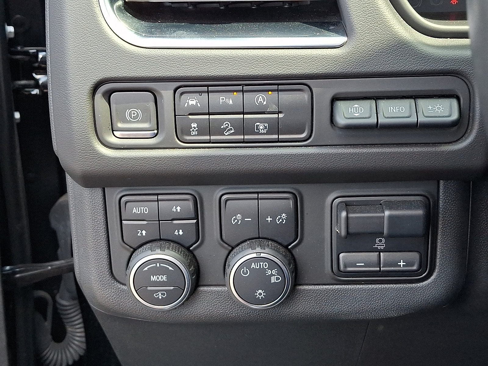 Used 2023 Chevrolet Suburban High Country AWD/4WD image 23
