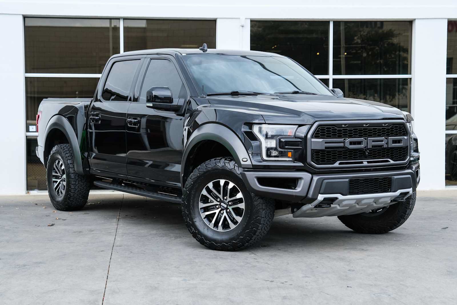 Used 2019 Ford F150 Raptor w/ Equipment Group 802A Luxury AWD/4WD image 6