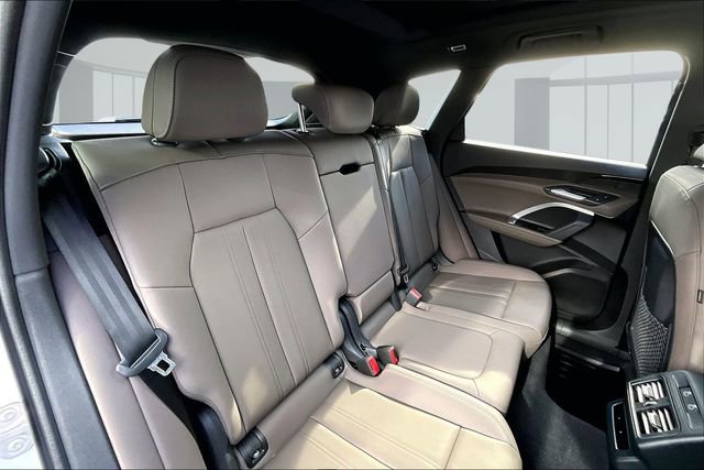 Used 2025 Audi Q5 Premium w/ Convenience Package image 25