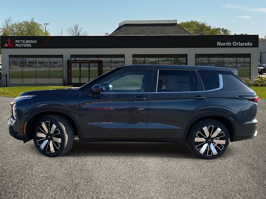New 2026 Mitsubishi Outlander SEL image 3