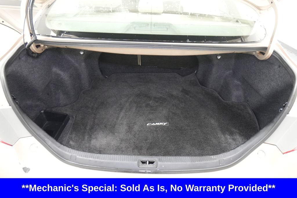 Used 2010 Toyota Camry LE FWD image 18