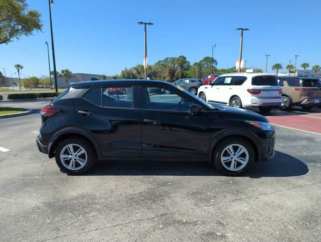 Certified 2021 Nissan Kicks S image 3