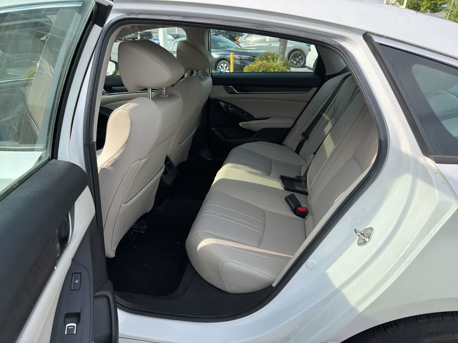 Used 2019 Honda Accord Touring image 16