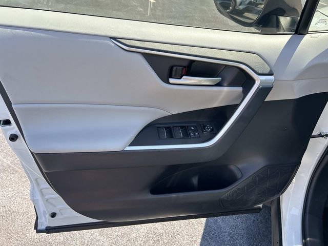 Used 2025 Toyota RAV4 XLE FWD image 24