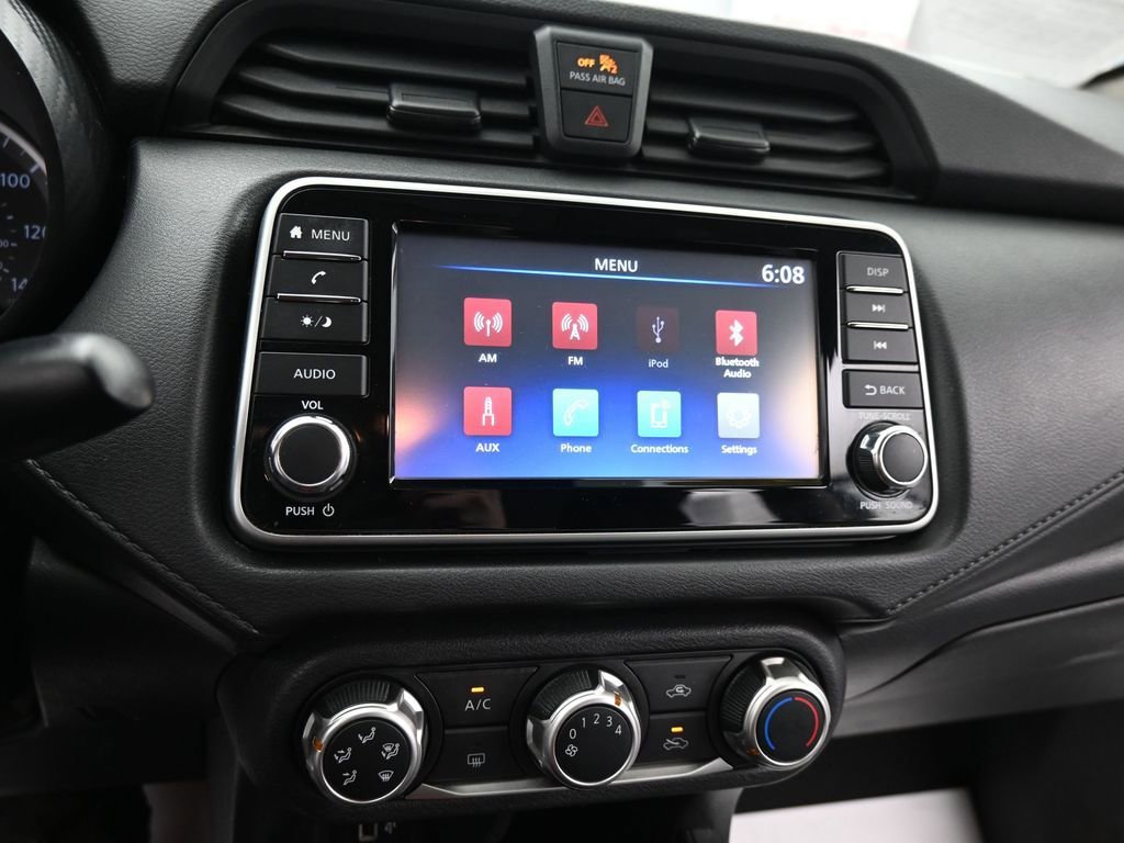 Used 2021 Nissan Versa S image 19