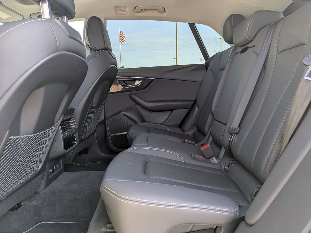 Used 2019 Audi Q8 Premium Plus w/ Premium Plus image 14