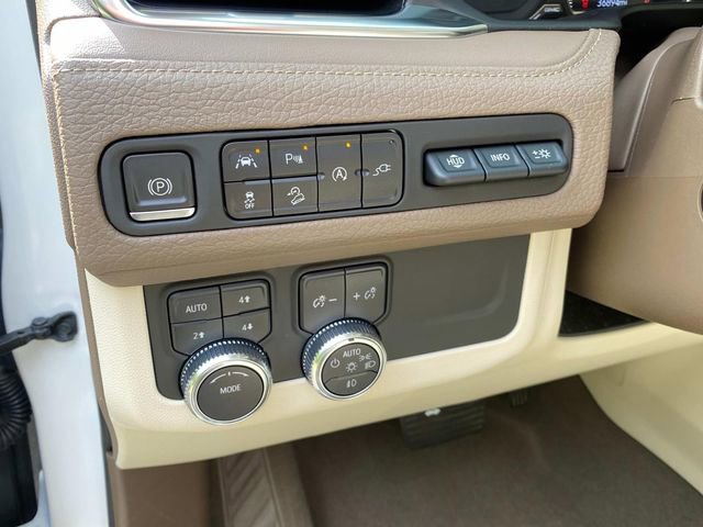 Used 2021 GMC Yukon Denali w/ Denali Premium Package image 18