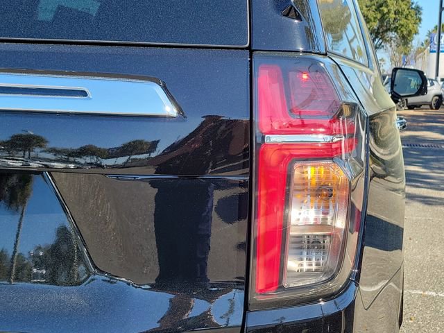 Used 2024 Chevrolet Suburban Premier w/ Premium Package image 8