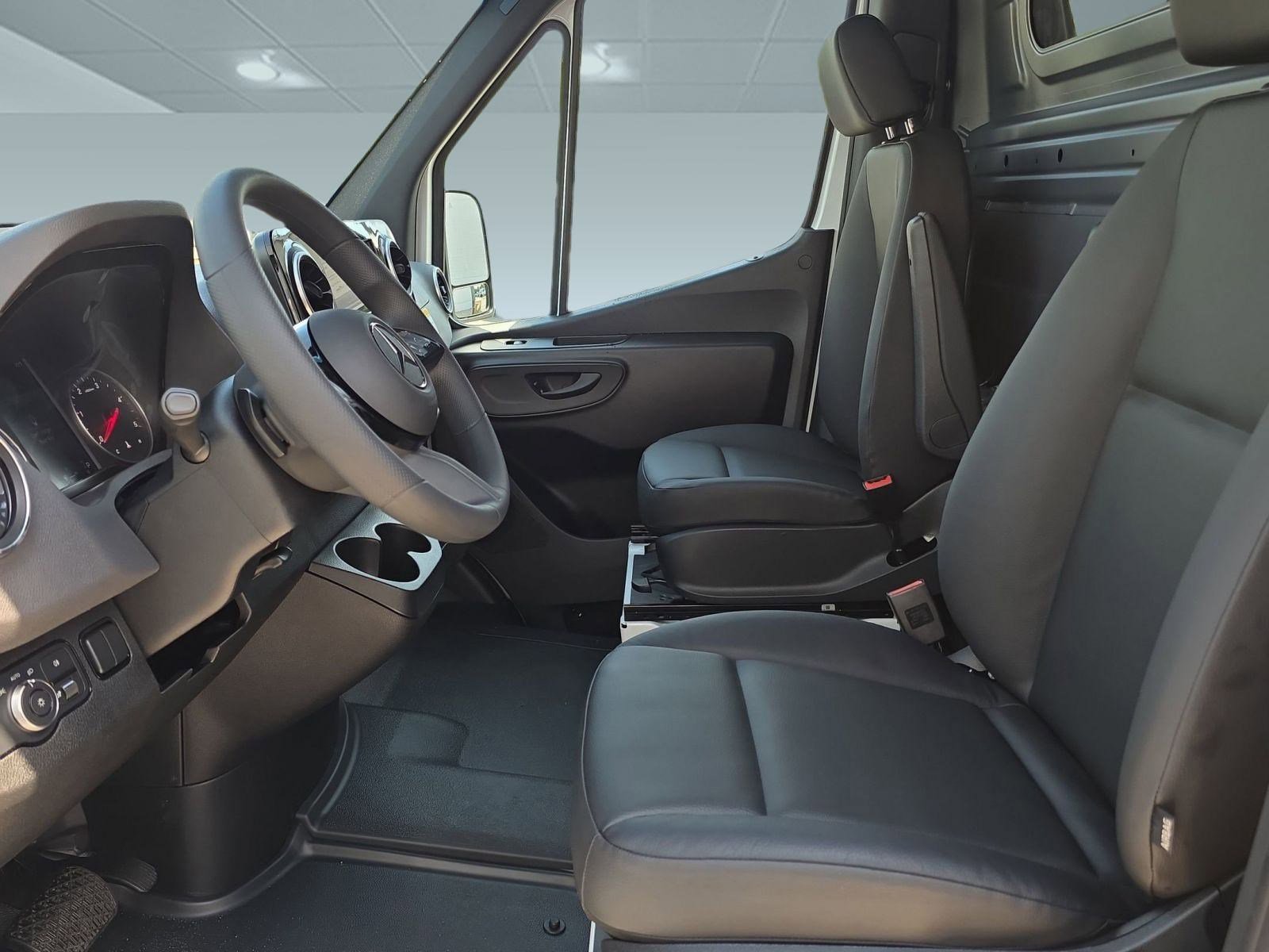 New 2025 Mercedes-Benz Sprinter 2500 image 3