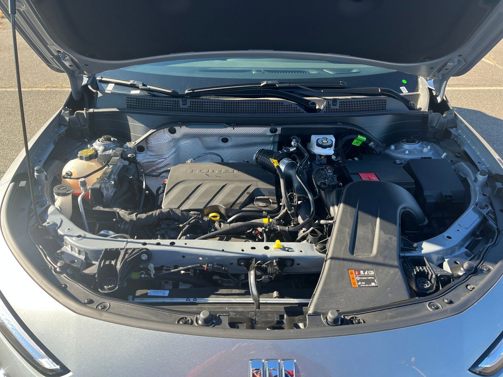 Used 2025 Buick Envista Sport Touring image 32