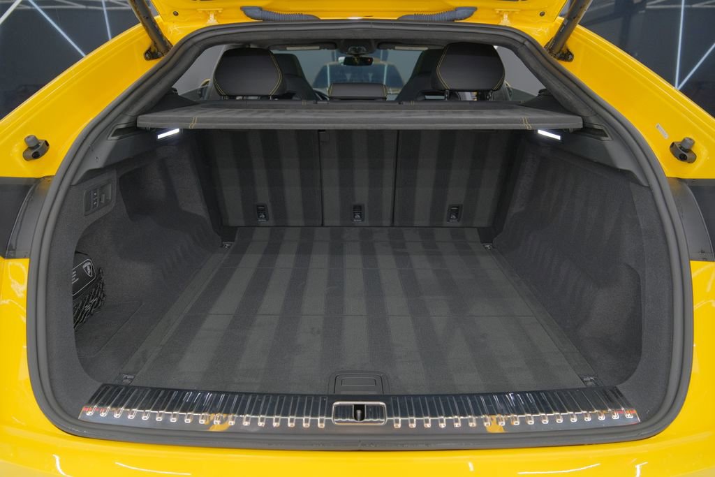 Used 2022 Lamborghini Urus image 21