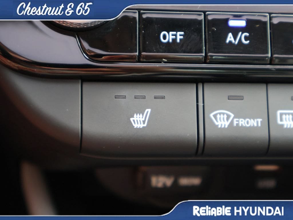 Certified 2025 Hyundai Elantra Limited FWD image 37