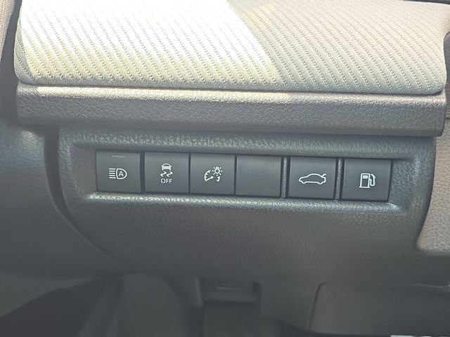 Used 2025 Toyota Camry SE w/ Convenience Package FWD image 25