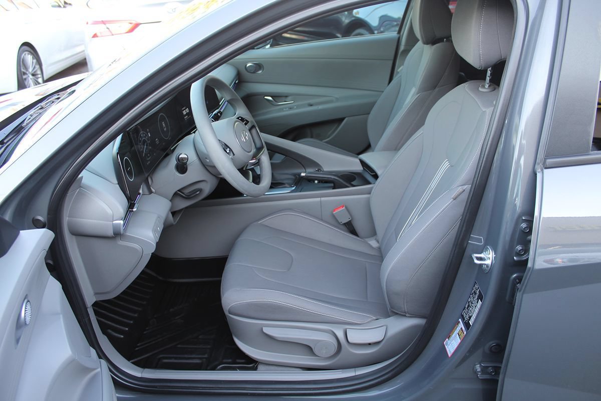Used 2024 Hyundai Elantra SEL FWD image 17