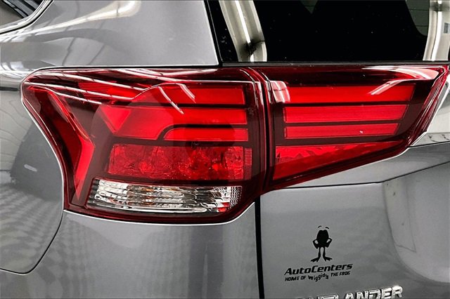 Used 2022 Mitsubishi Outlander SEL image 29