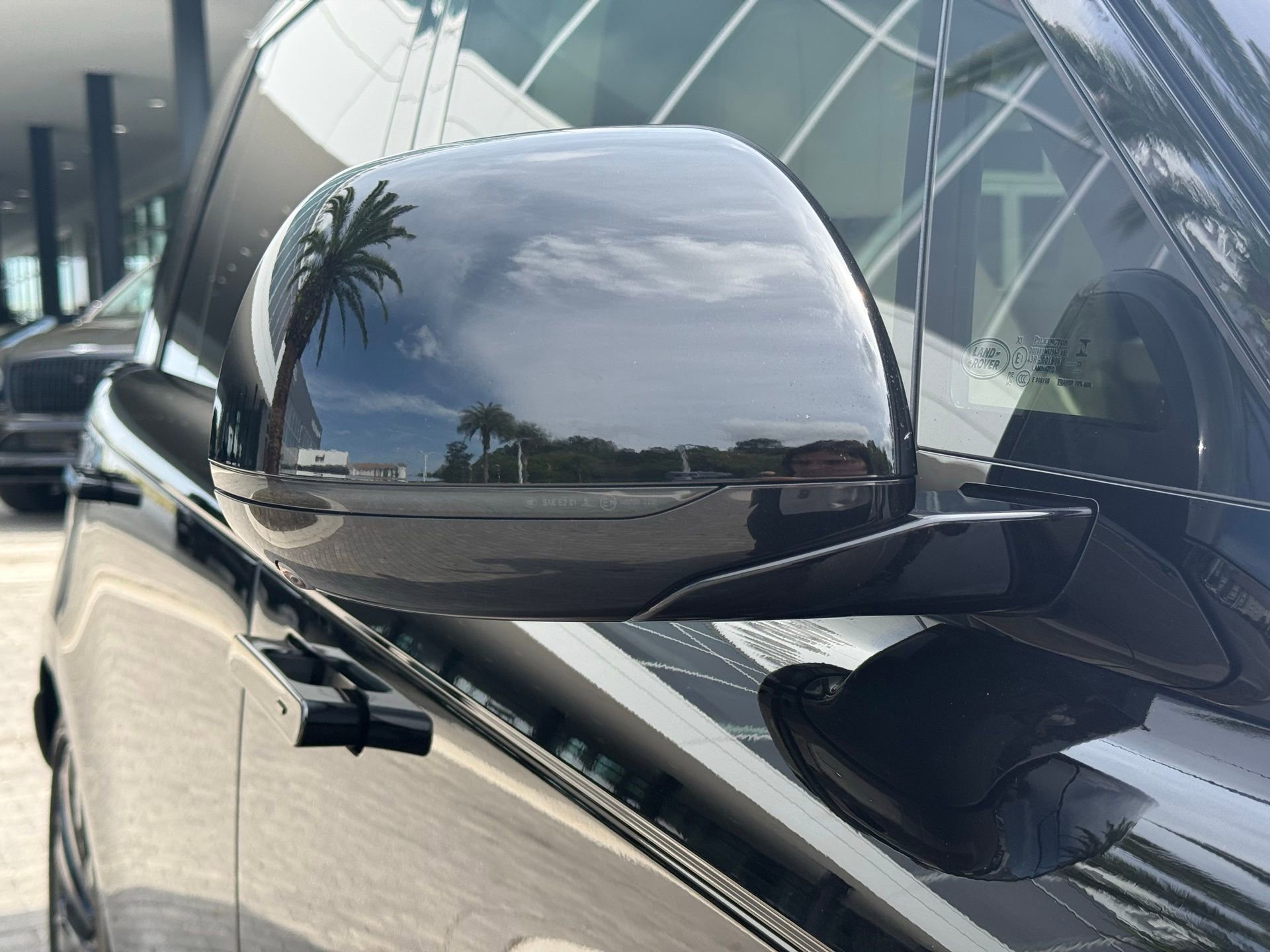Used 2023 Land Rover Range Rover Long Wheelbase Autobiography image 18