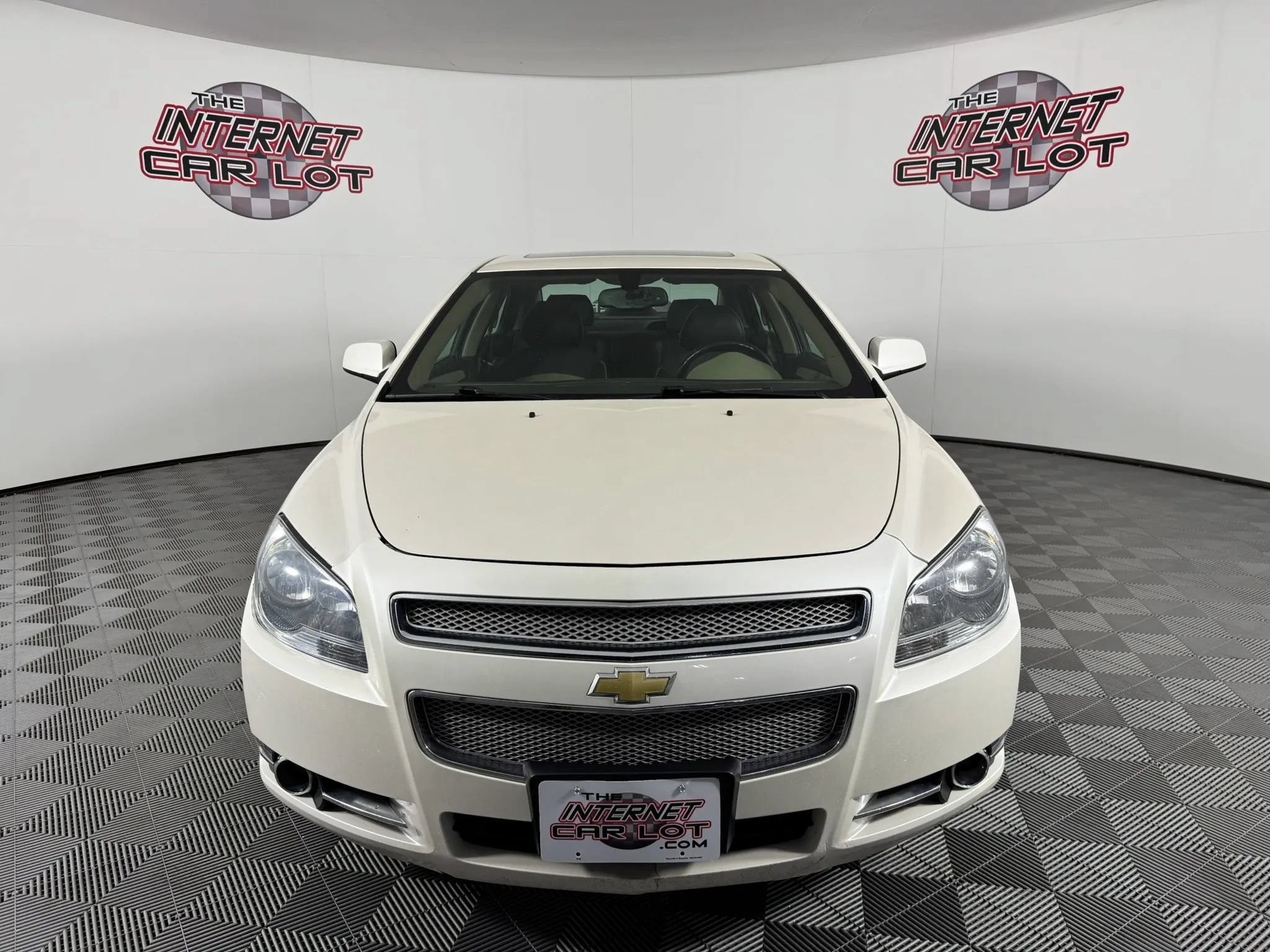 Used 2012 Chevrolet Malibu LTZ FWD image 2