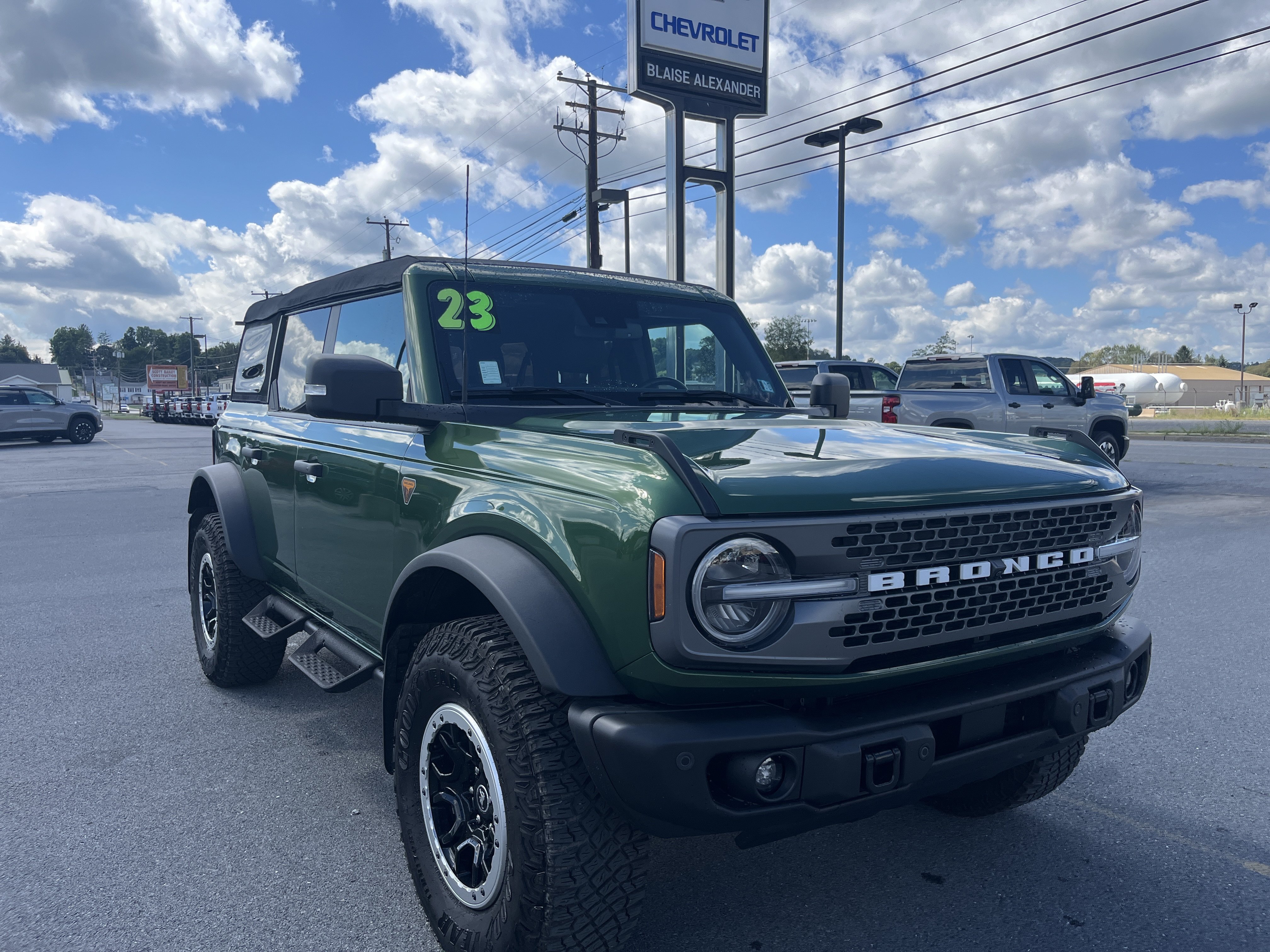 Used 2023 Ford Bronco Badlands w/ Sasquatch Package AWD/4WD image 1