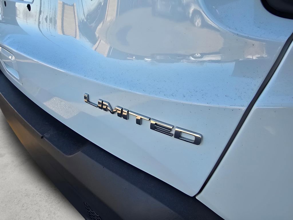 Used 2018 Jeep Renegade Limited w/ Safety & Security Group image 19