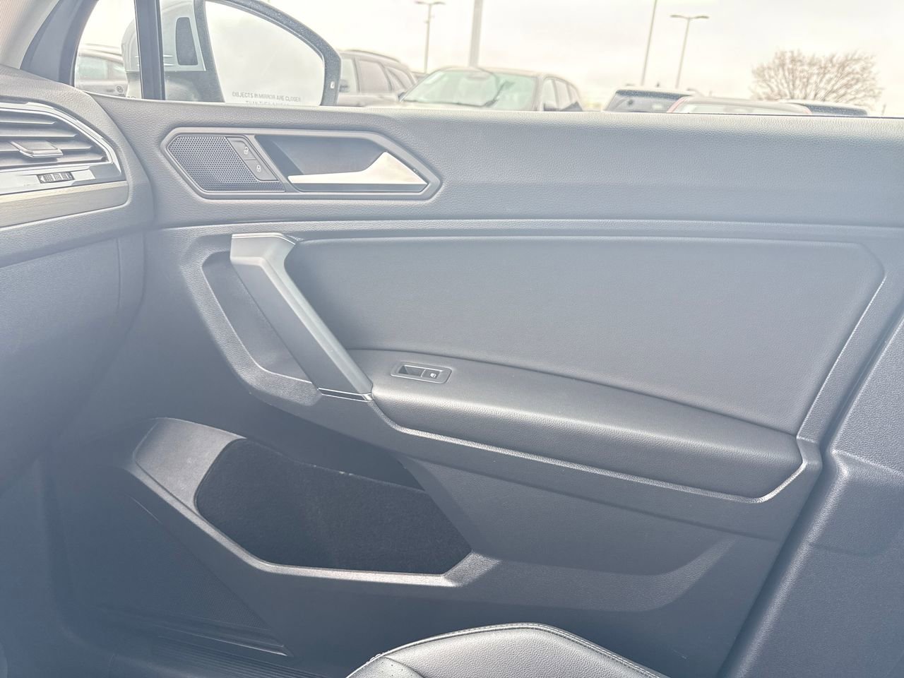 Used 2020 Volkswagen Tiguan SE image 22