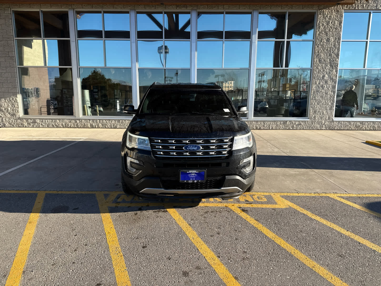 Used 2017 Ford Explorer XLT w/ Equipment Group 201A image 2