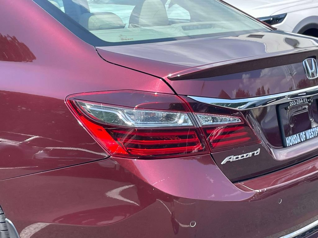 Used 2016 Honda Accord Touring image 9