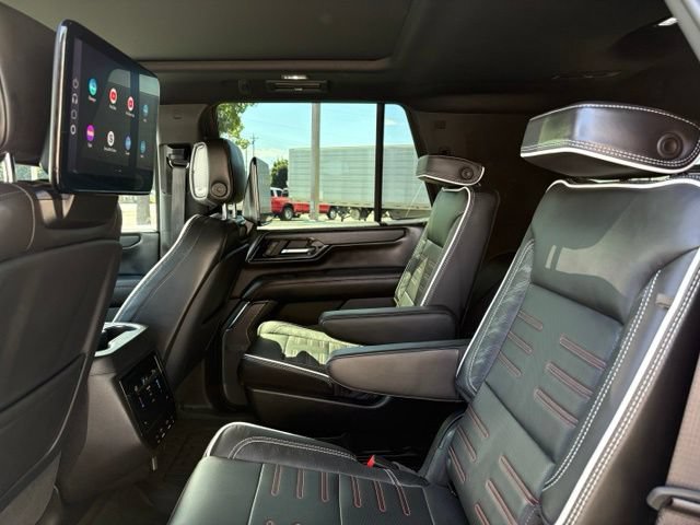 Used 2025 GMC Yukon AT4 Ultimate w/ LPO, AT4 Appearance Package AWD/4WD image 15
