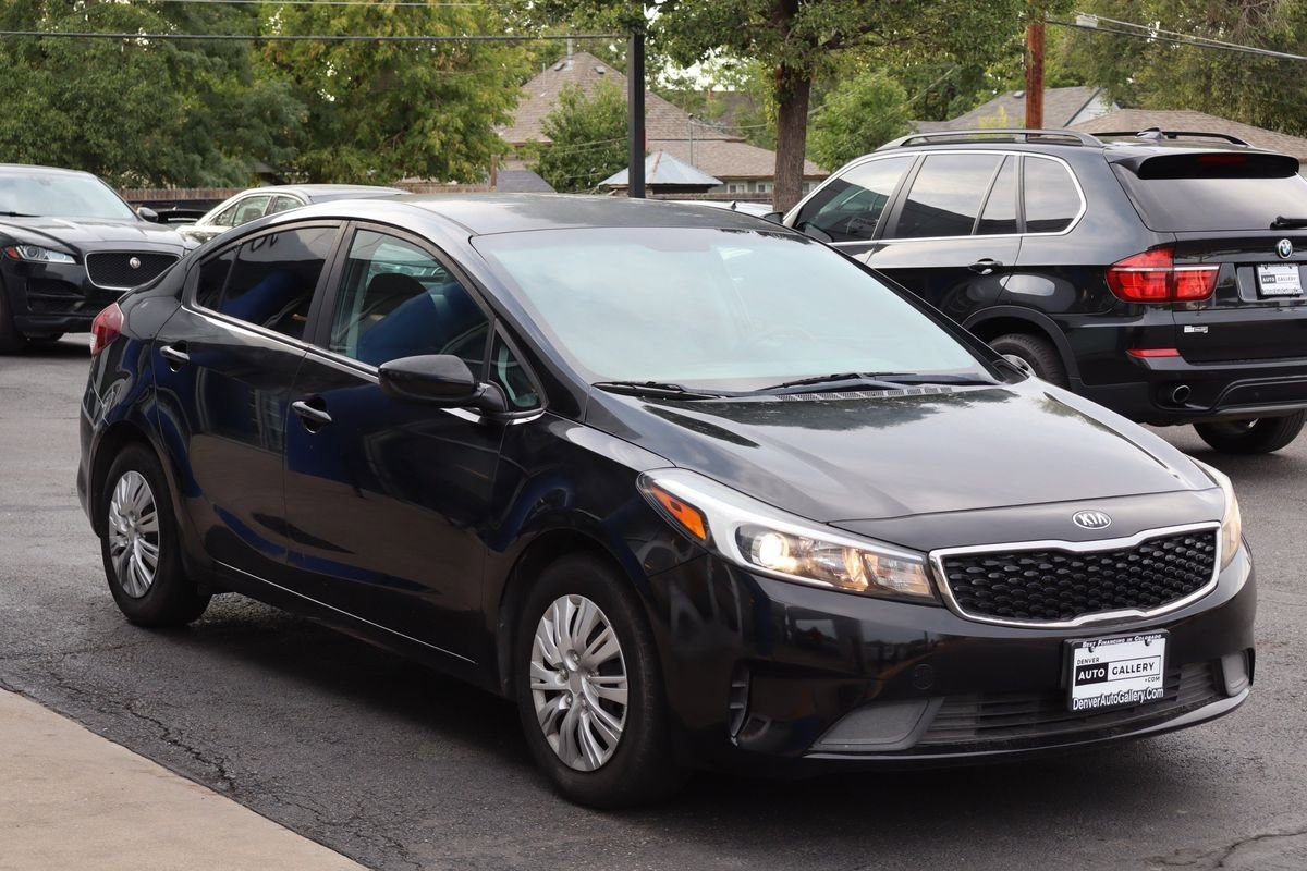 Used 2017 Kia Forte LX image 7