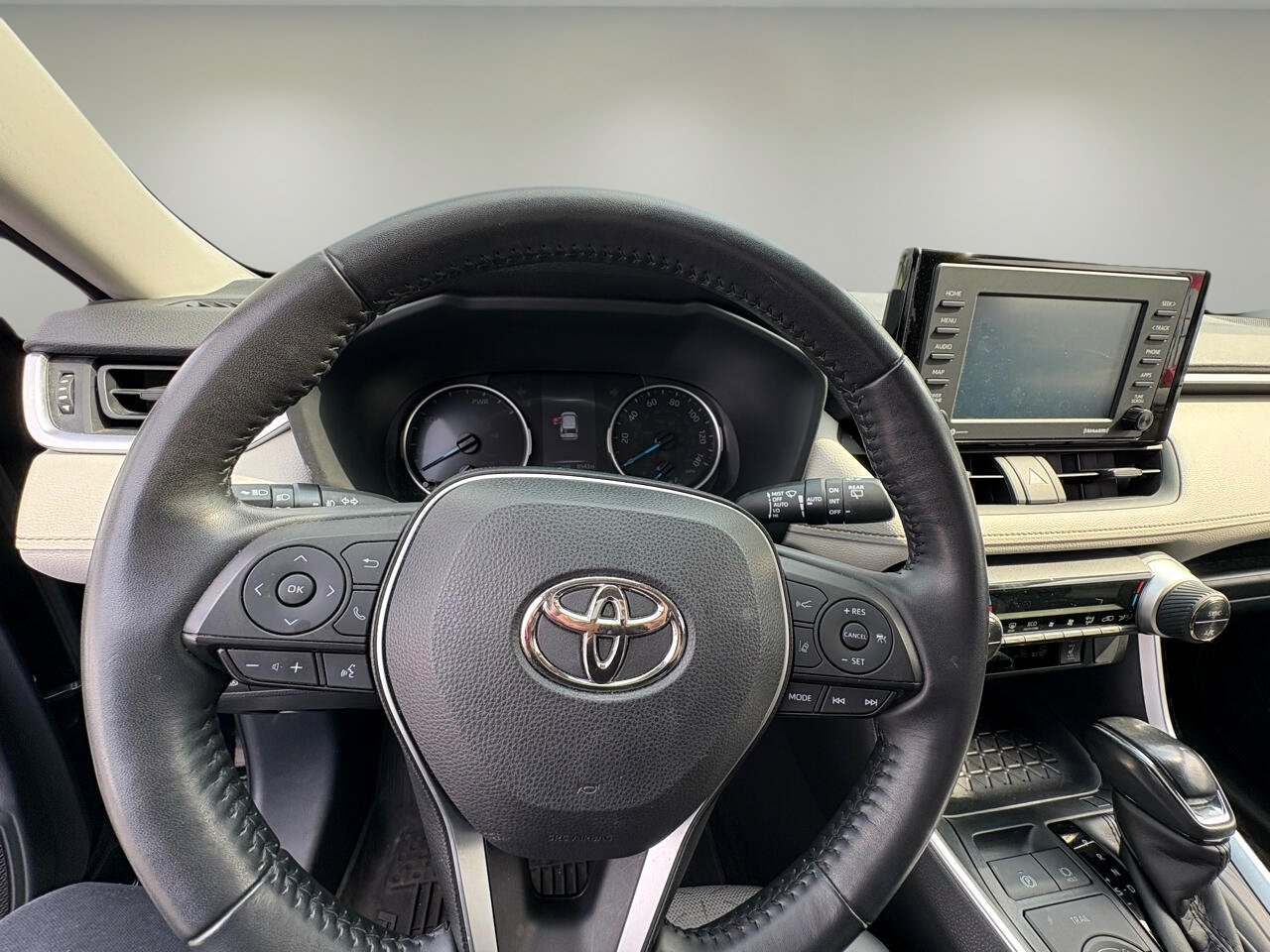 Used 2021 Toyota RAV4 XLE w/ Convenience Package image 15