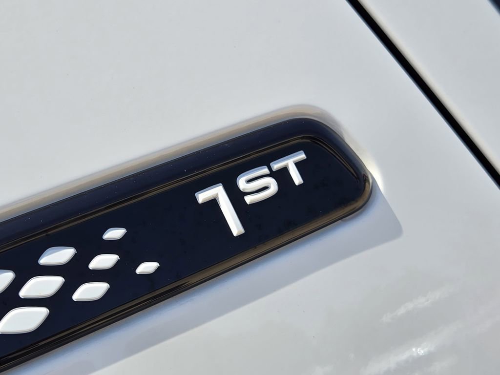 New 2025 Volkswagen ID. Buzz 1st Edition image 8