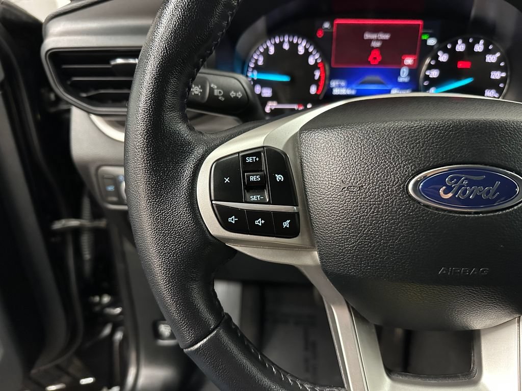 Used 2022 Ford Explorer XLT AWD/4WD image 15