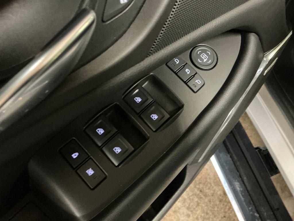 Used 2016 Cadillac Escalade Premium AWD/4WD image 16