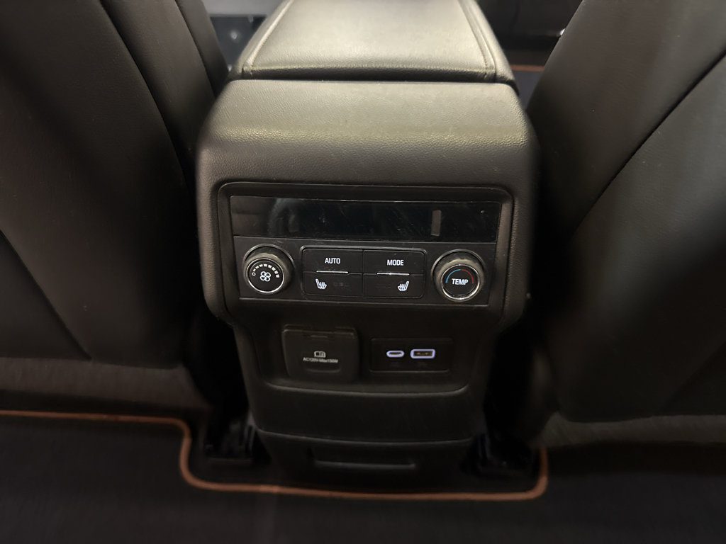 Used 2022 GMC Acadia AT4 w/ Technology Package AWD/4WD image 27