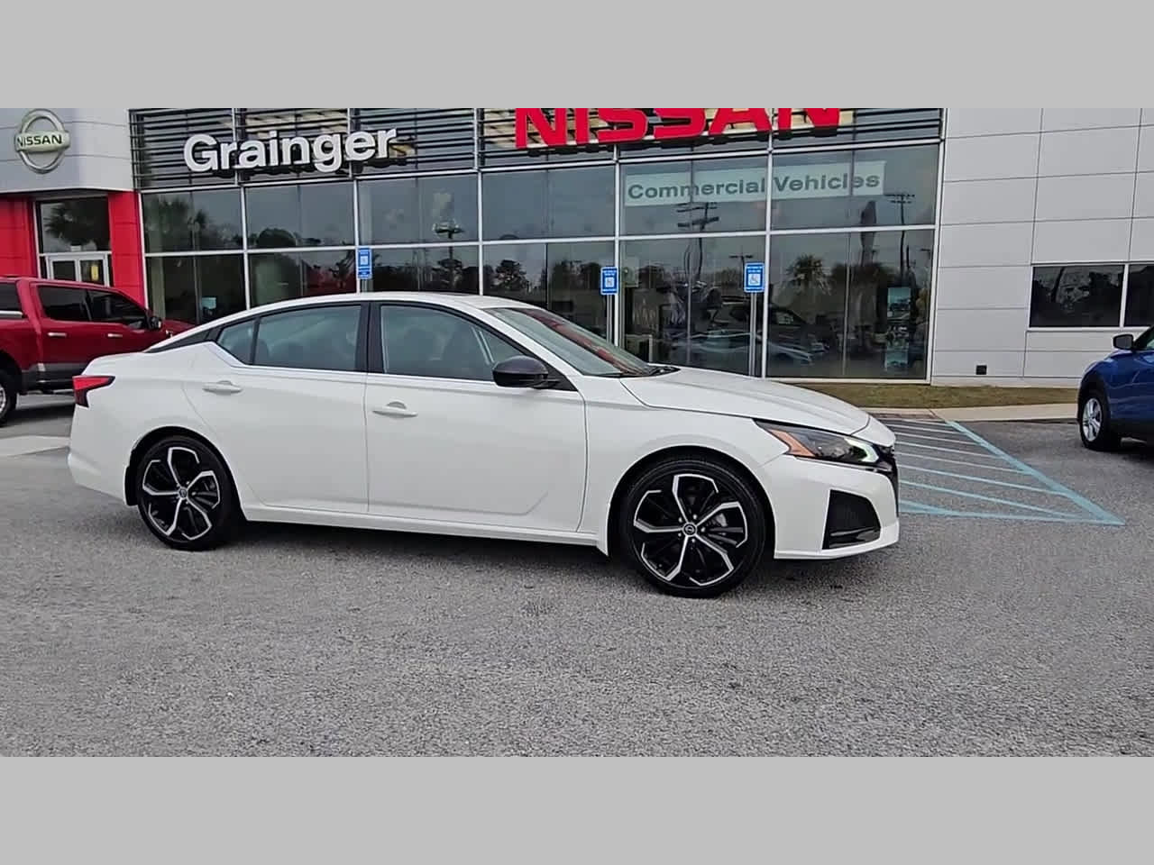 Used 2024 Nissan Altima 2.5 SR w/ SR Premium Package image 37