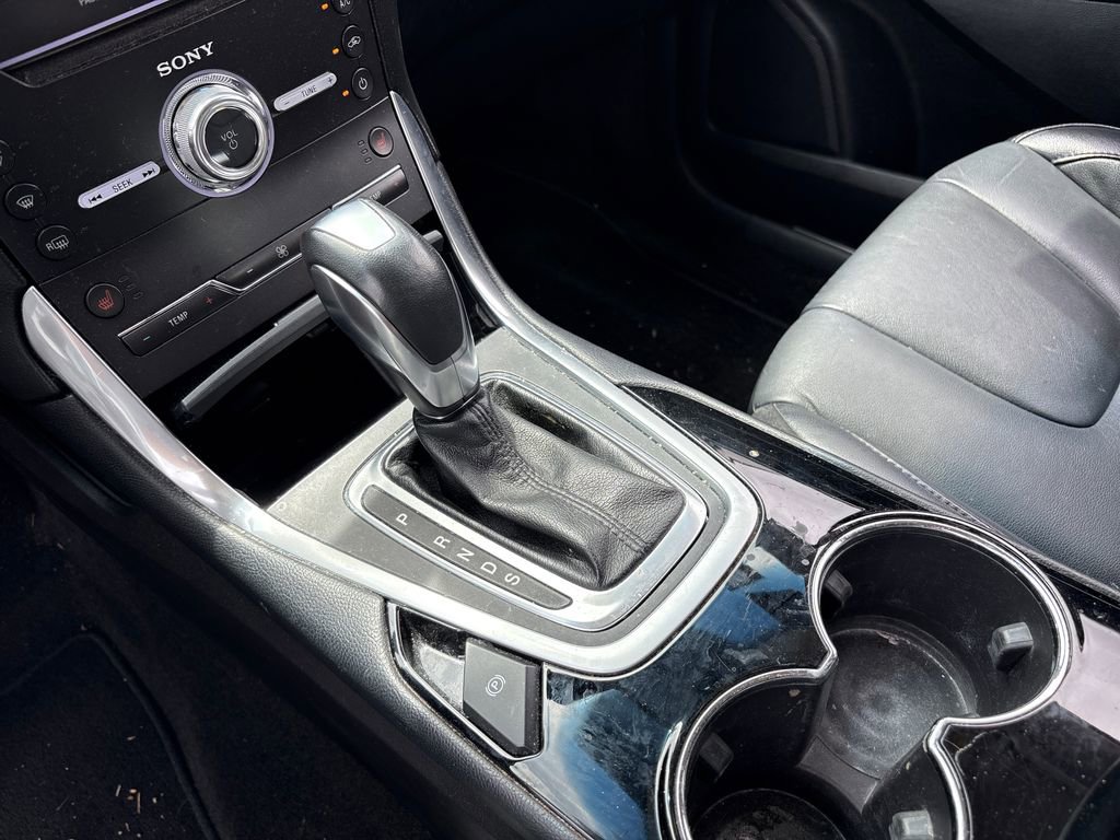 Used 2018 Ford Edge Titanium image 26