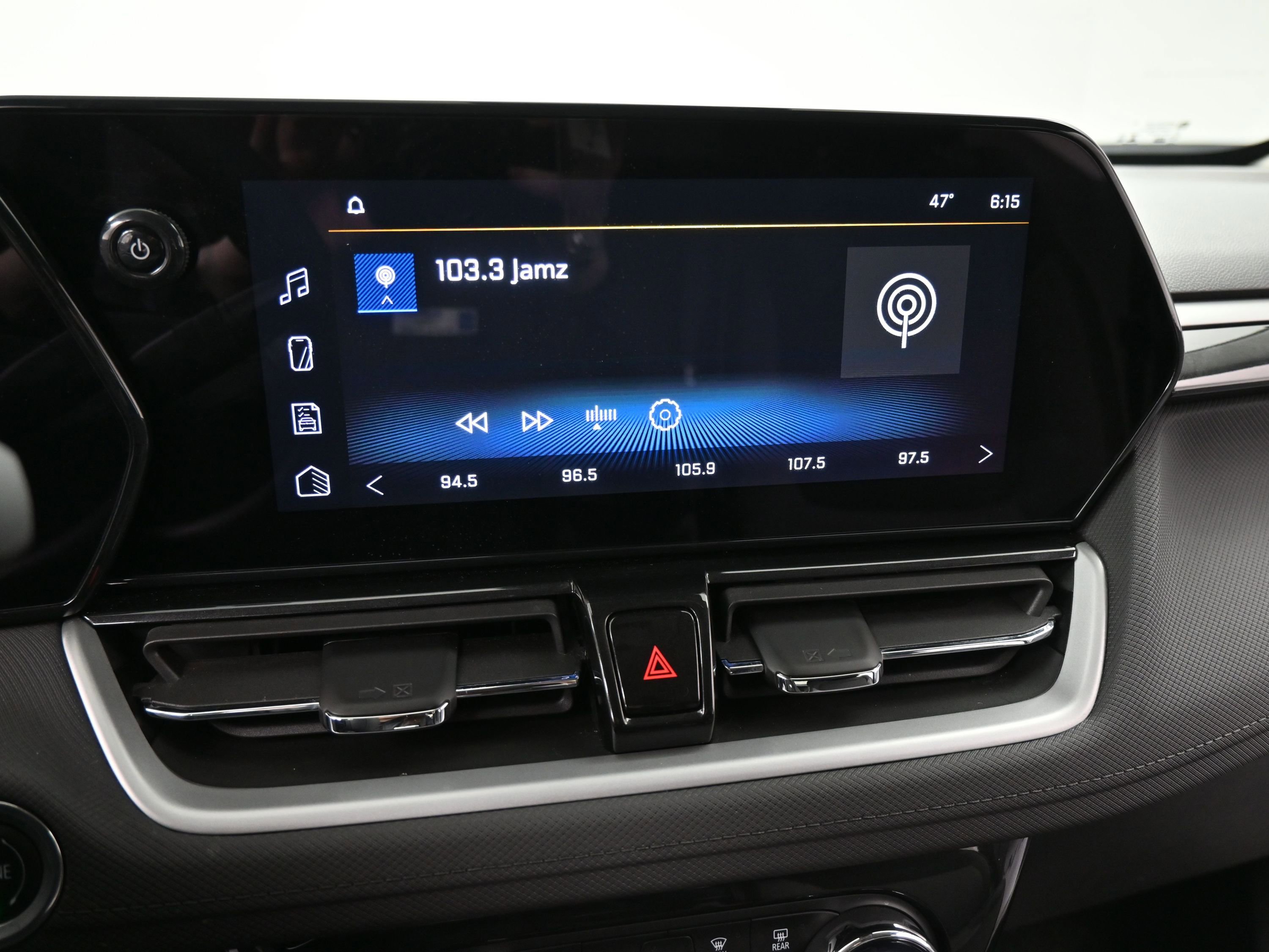 Certified 2025 Chevrolet TrailBlazer LT w/ Driver Confidence Package image 17