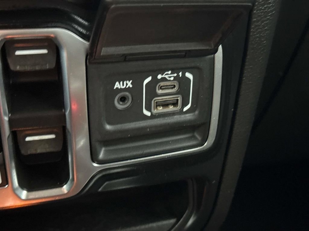 Used 2021 Jeep Gladiator Willys image 24