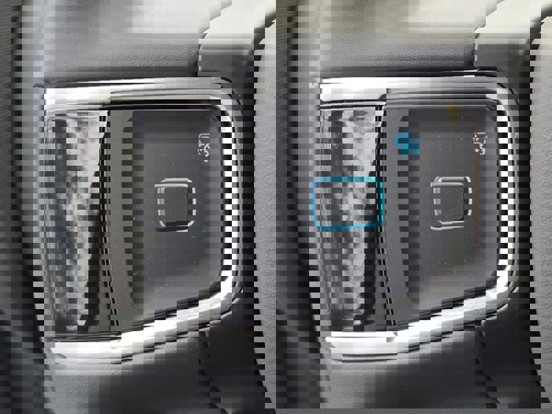 Used 2025 Ford Expedition Active image 28