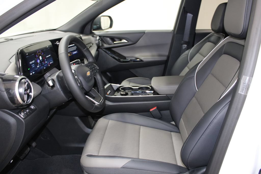 New 2026 Chevrolet Equinox LT w/ Convenience Package II FWD image 14