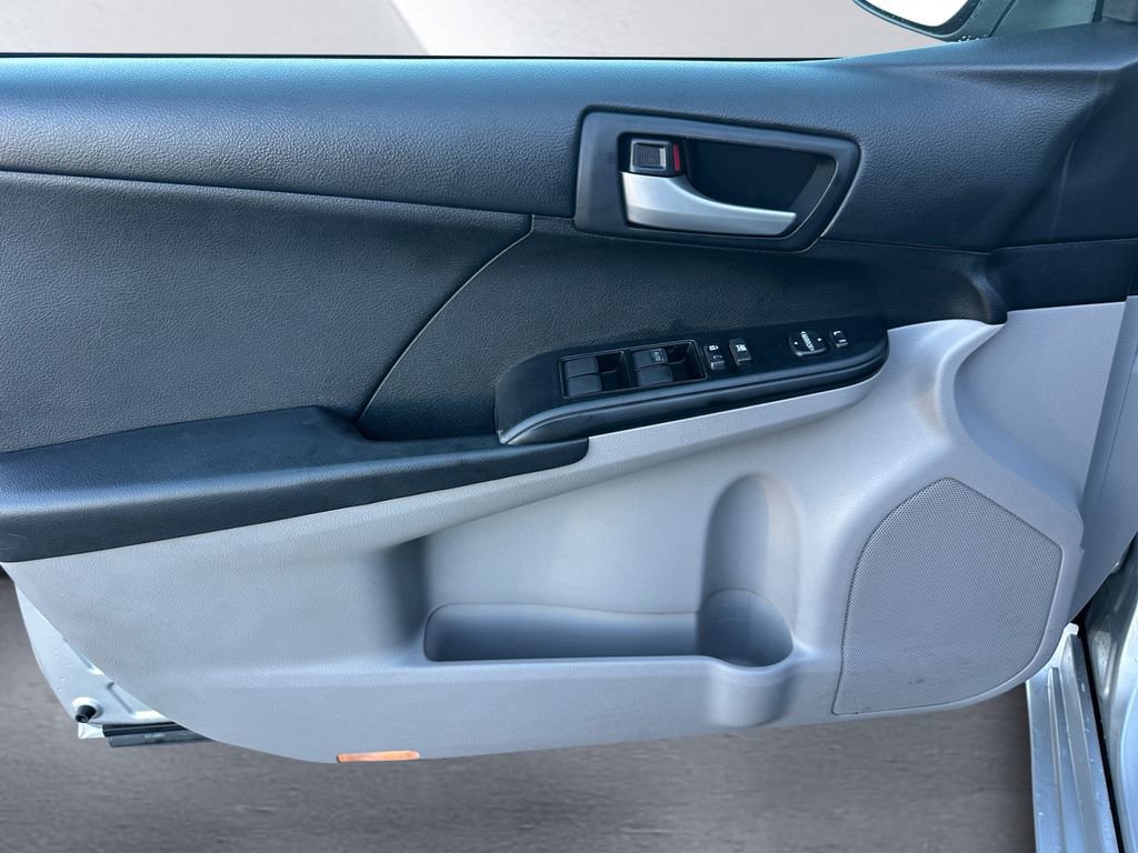 Used 2012 Toyota Camry LE image 12