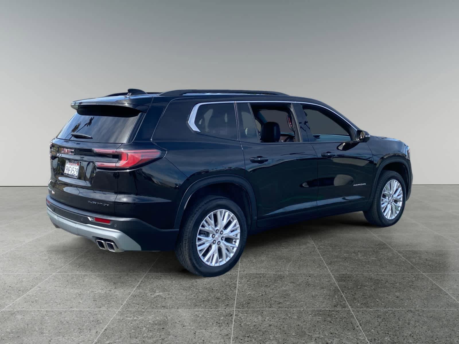 Used 2024 GMC Acadia Elevation FWD image 5
