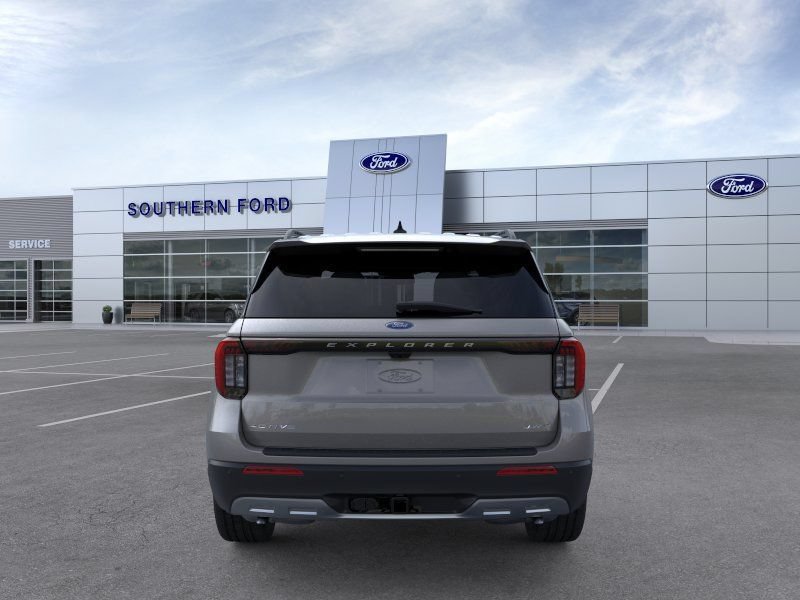 New 2026 Ford Explorer Active w/ Active Comfort Package AWD/4WD image 5