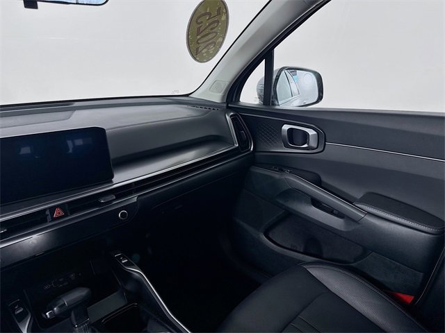 Used 2025 Kia Sorento S image 24