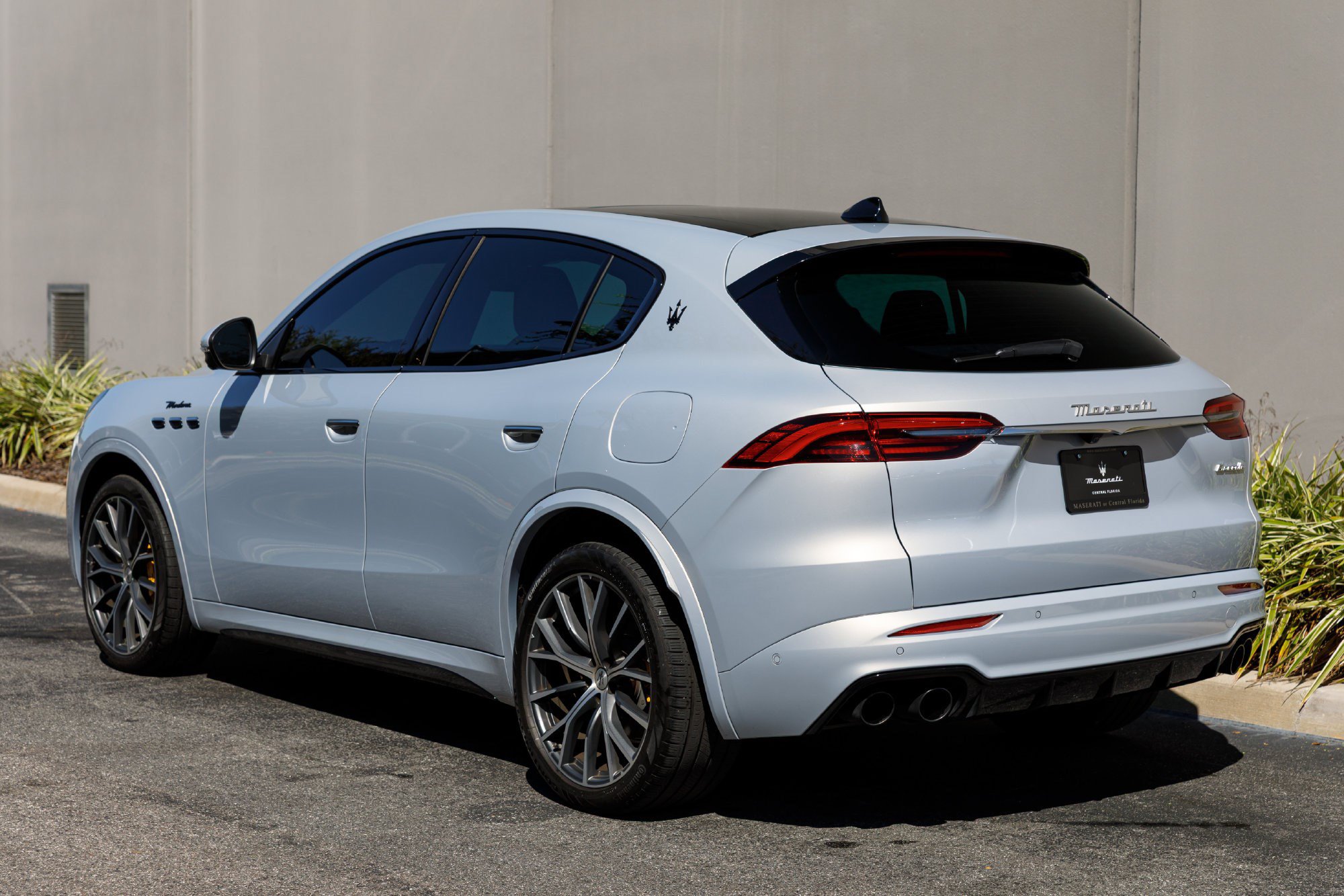 Used 2023 Maserati Grecale Modena AWD/4WD image 2