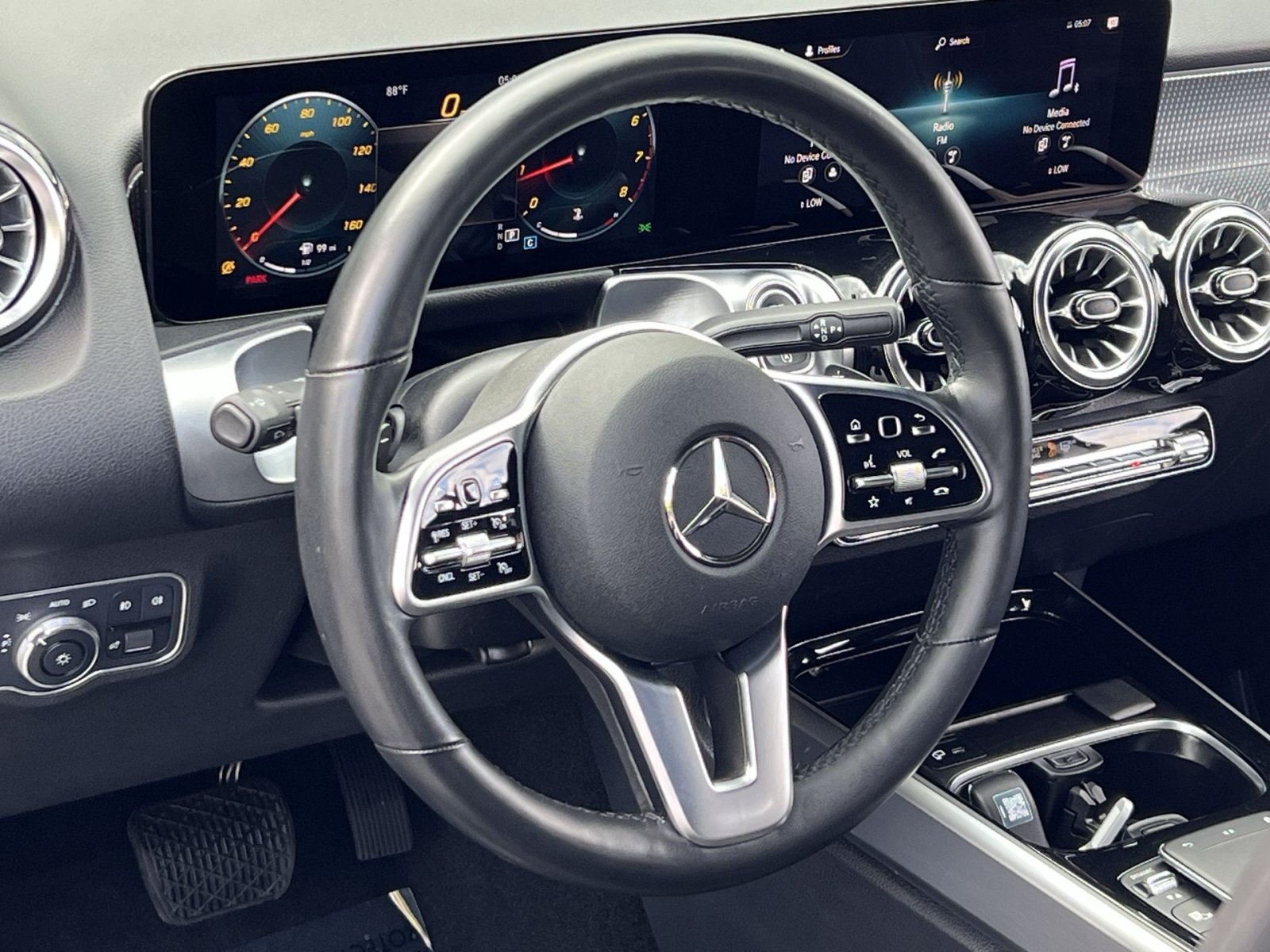 Used 2022 Mercedes-Benz GLB 250 4MATIC image 21