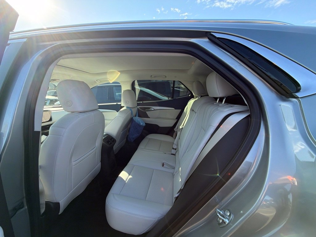 Used 2024 Buick Envision Avenir AWD/4WD image 36