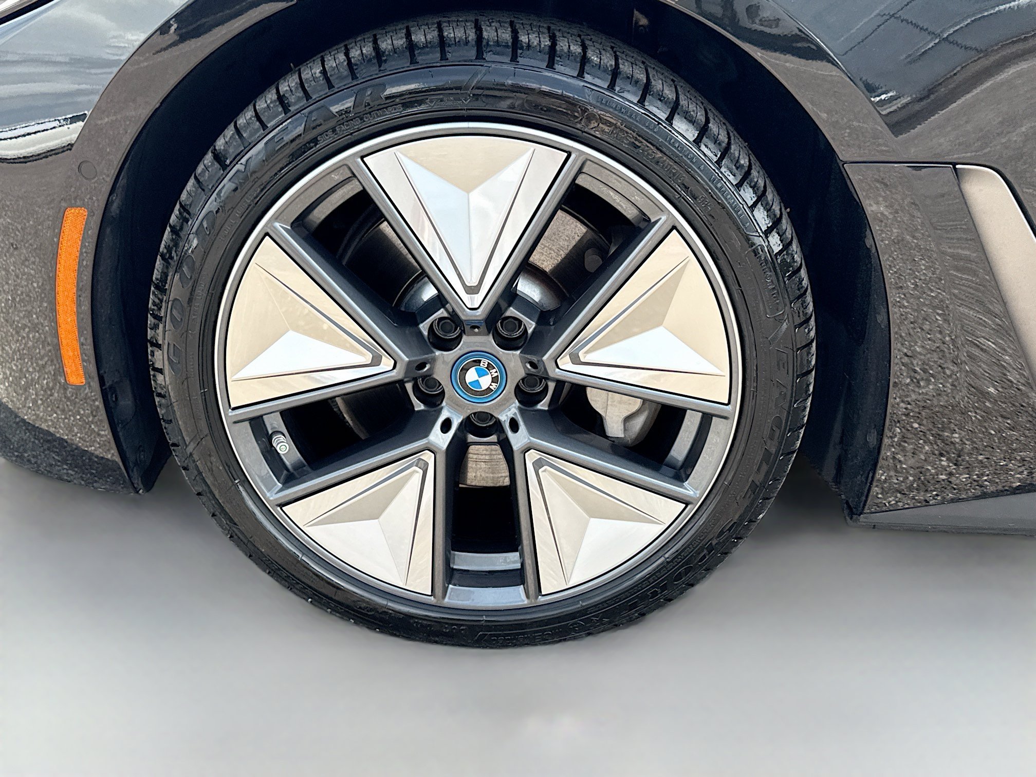 Used 2023 BMW i4 eDrive40 w/ Premium Package RWD image 42
